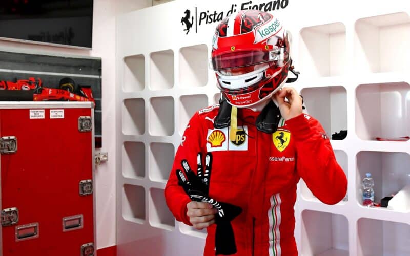 - Ferrari's geheime shoot: Leclerc en Sainz op Fiorano