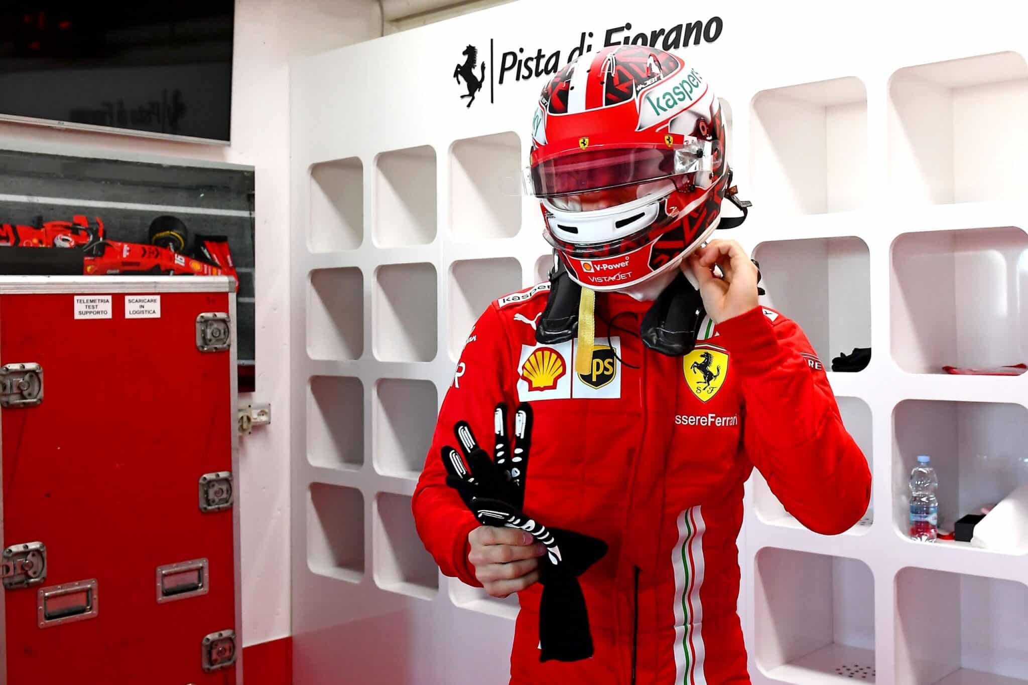 - Ferrari's geheime shoot: Leclerc en Sainz op Fiorano